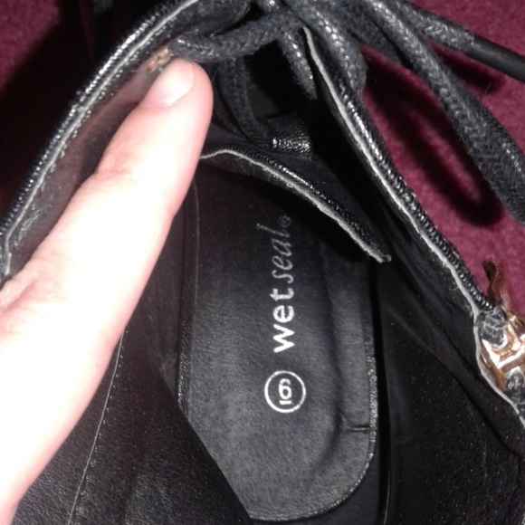 Lace-up heeled booties - Picture 4 of 4